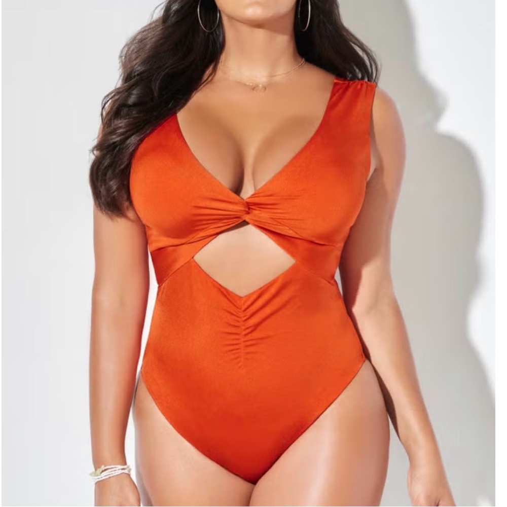 New Swimsuits For All Twist Cutout One Piece Swimsuit size 4 shimmer